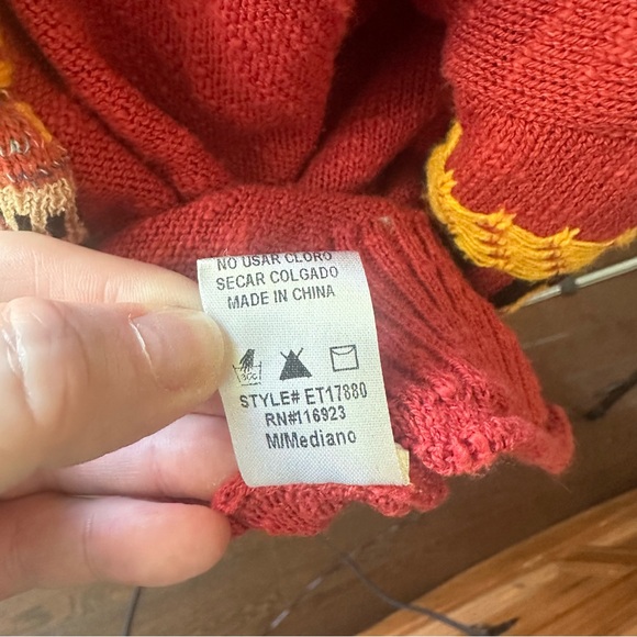 Easel Crimson Hooded Knit Sweater - Picture 15 of 16